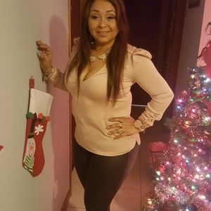 Meet your Posher, Lesly